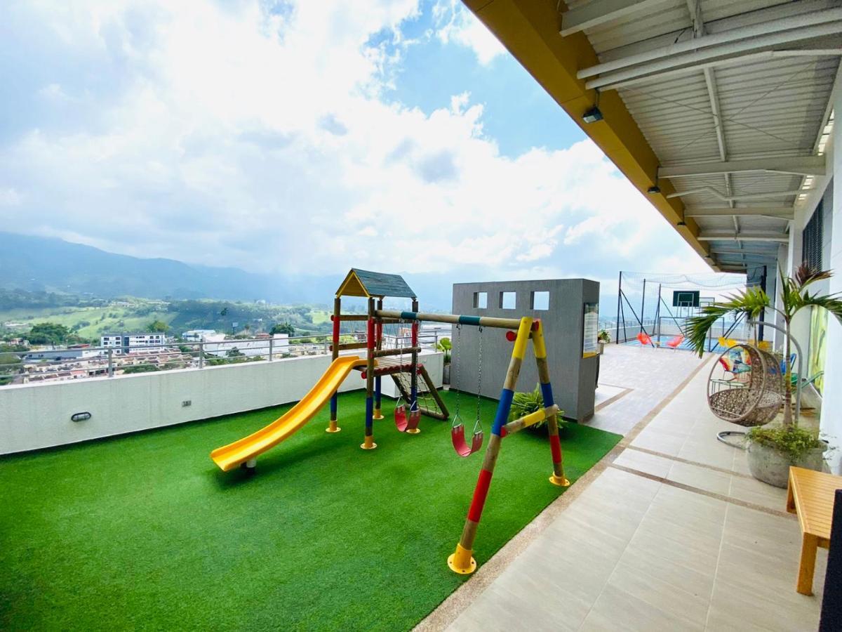 Luxury 1 A Club House *